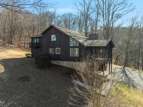 434 Riverview Dr, Johnson City, TN 37601