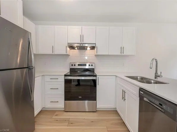 81 Woodman Dr N, Hamilton, ON L8H 2M6