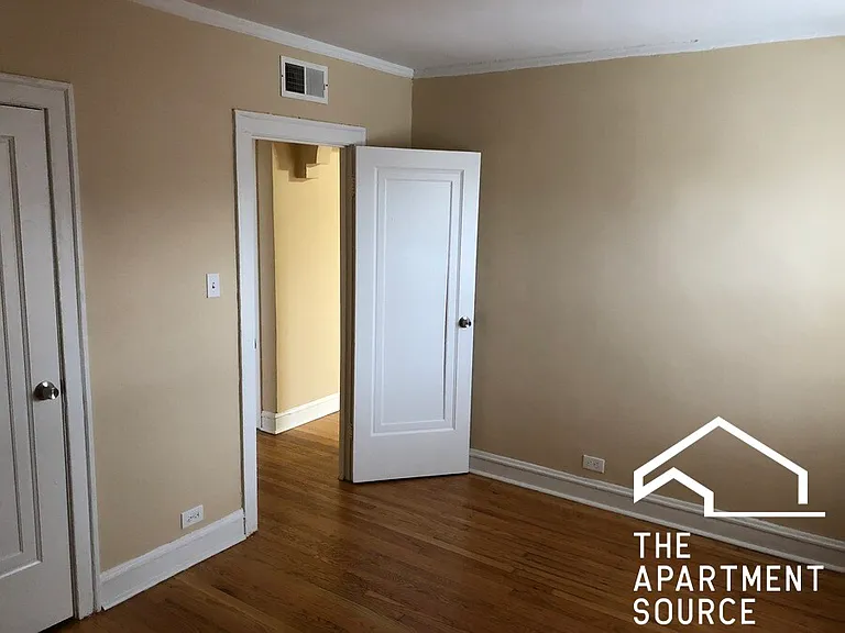 4454 W Diversey Ave #2E — Photo 6
