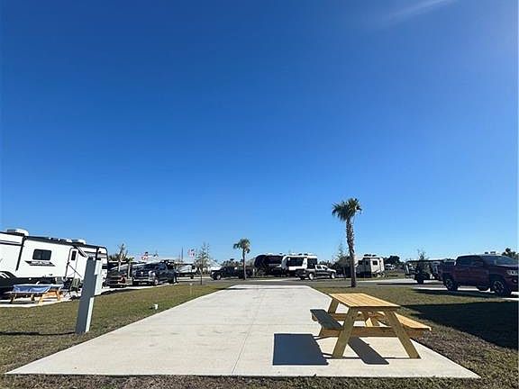 4th image of 308 Horizon RD