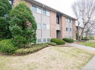 31 Lakeshore Dr, Clarksville, IN 47129