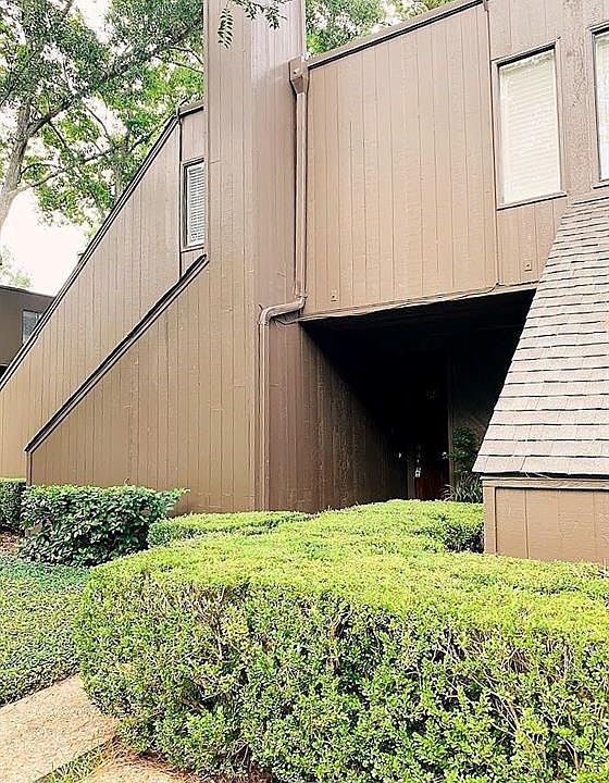 1st image of 123 Litchfield Ln #250