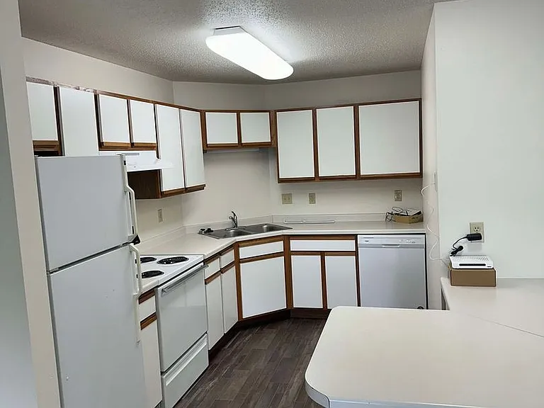 Dakota E & W Apartments — Photo 116