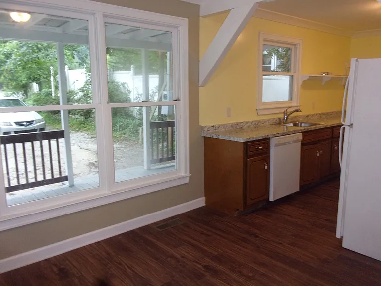 441 Dunlap St — Photo 2