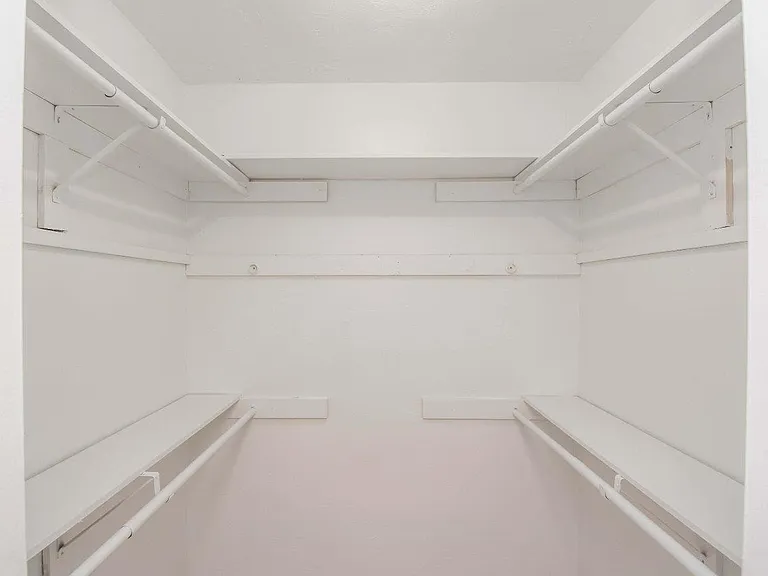 Closet 4