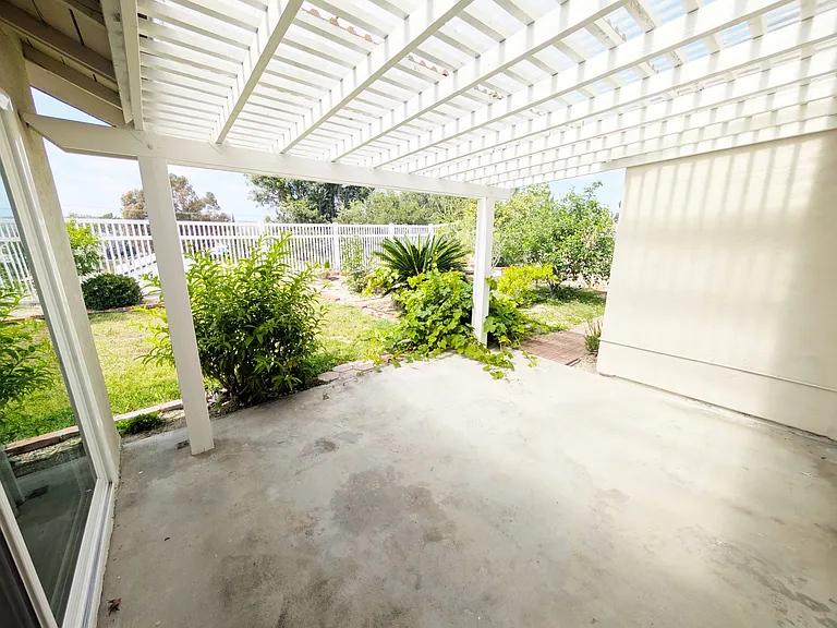 20239 Damietta Dr — Photo 28