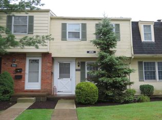 7440 Avon Dr UNIT D, Mentor, OH 44060
