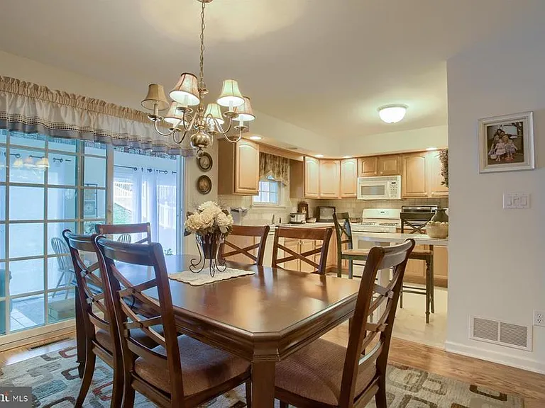 59 Keefer Way — Photo 4