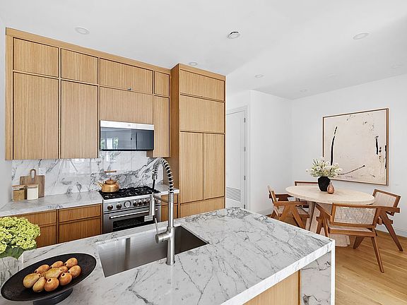 4th image of 248 Palmetto St #2