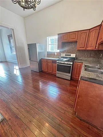 325 S Rendon St — Photo 4