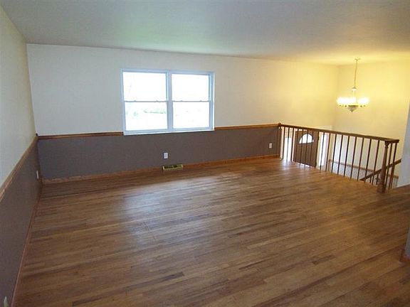 3rd image of 115 Tranquil Trl