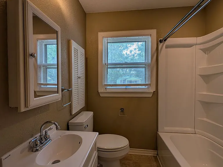 1185 W Mill St — Photo 29