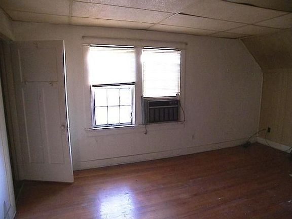 5th image of 727 Leland Ave