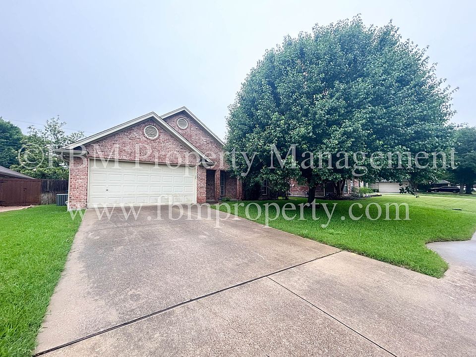 1st image of 613 Tulane Dr