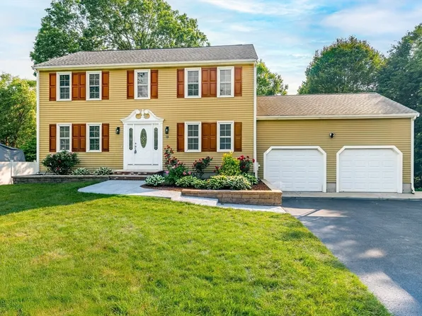 13 Laura Ln, Norton, MA 02766