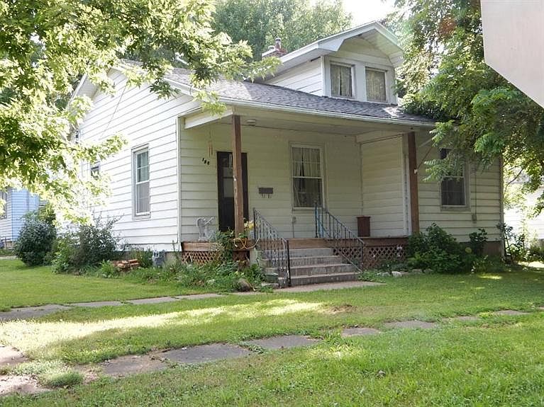 2nd image of 190 Clay St