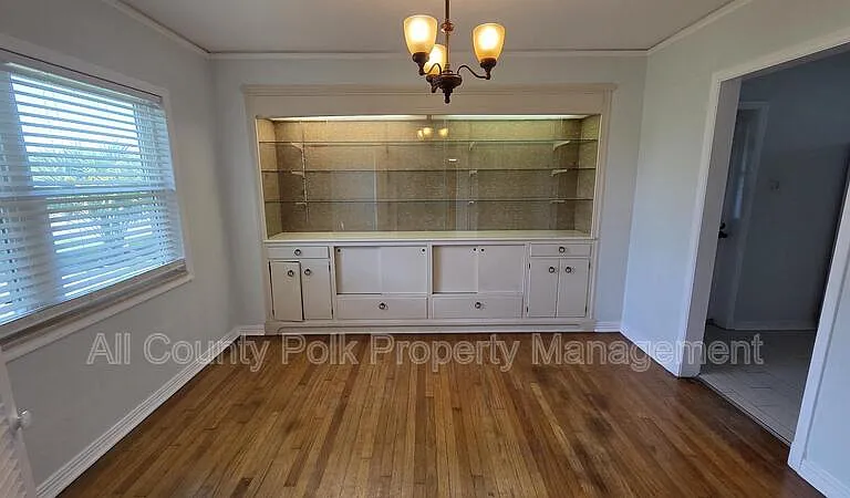925 Sikes Blvd — Photo 6
