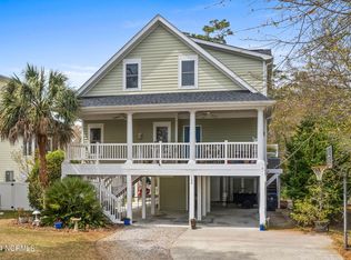 129 NW 22nd St, Oak Island, NC 28465