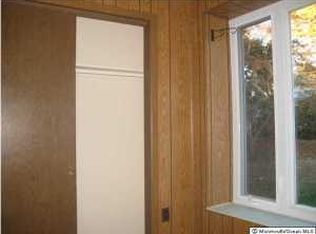 8 Crockett Ln, Ewing, NJ 08628