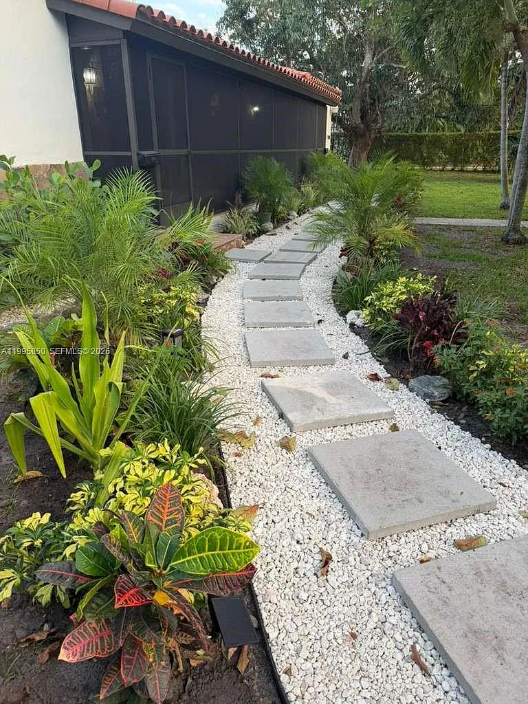 Biscayne Lawn Extension — Photo 4