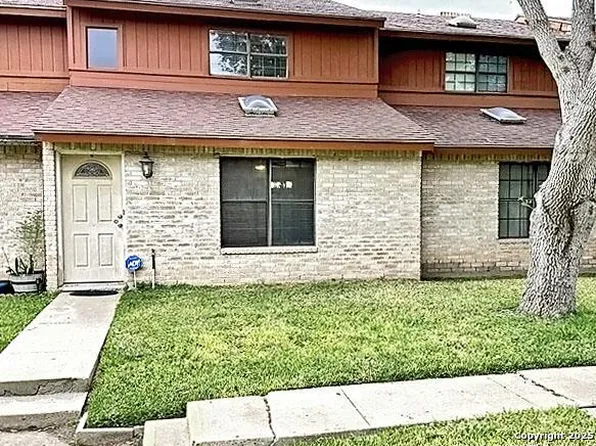 301 S Archer St, B-2, Beeville 78102