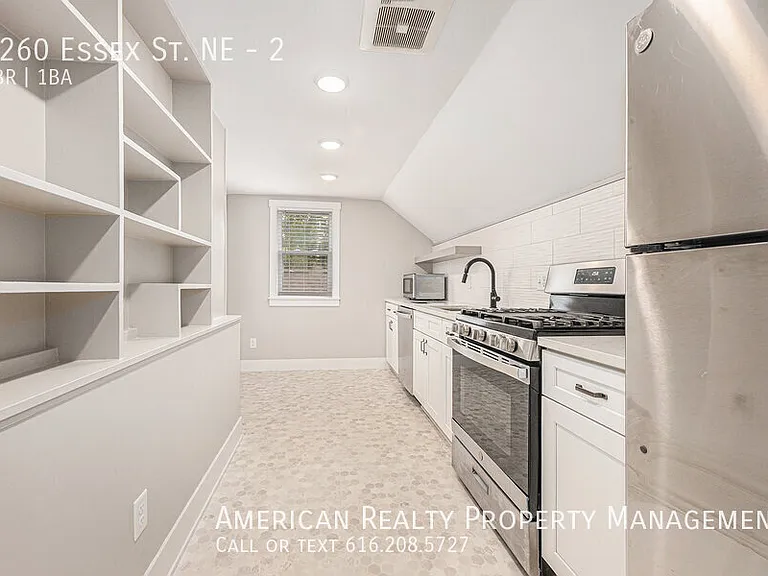 3260 Essex St NE #2 — Photo 5