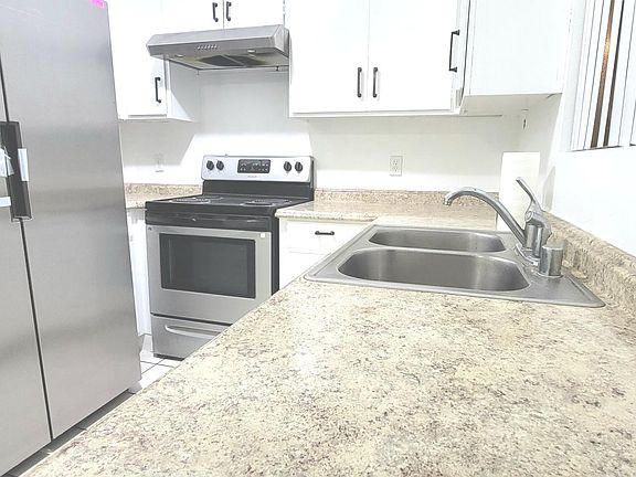 4th image of 1143 Emerald Ave