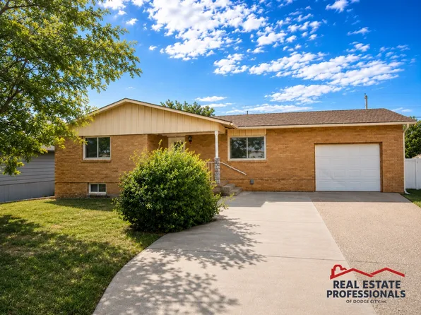 1115 N 14th Ave, Dodge City, KS 67801
