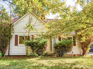 2283 Howe Rd, Burton, MI 48519