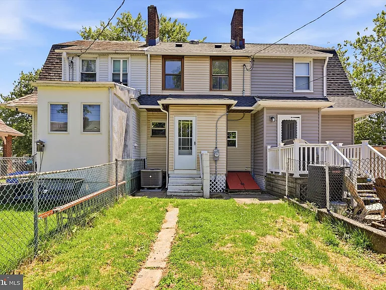 269 Monroe St — Photo 34