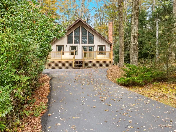 616 S Shore Trl, Central City, PA 15926