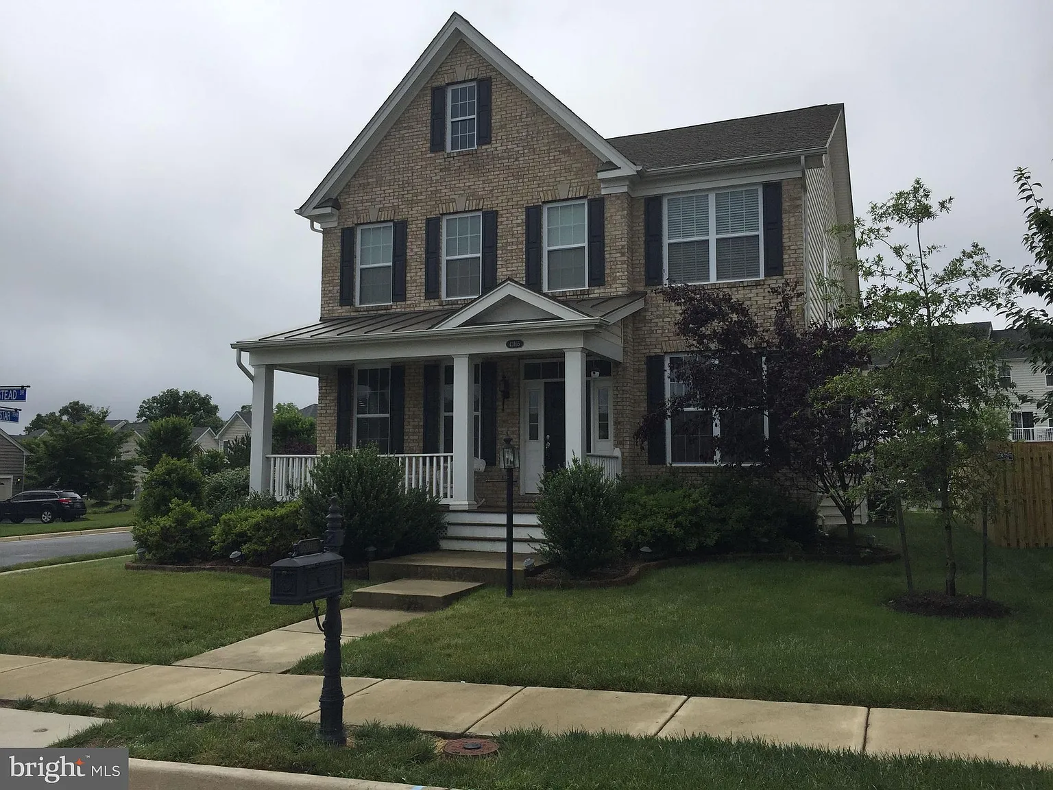 4 bed, 5.0 bath, 4495 sqft, $4,650 — Photo 2