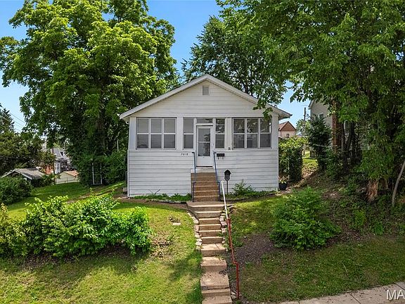 3rd image of 2618 Pearl Ave