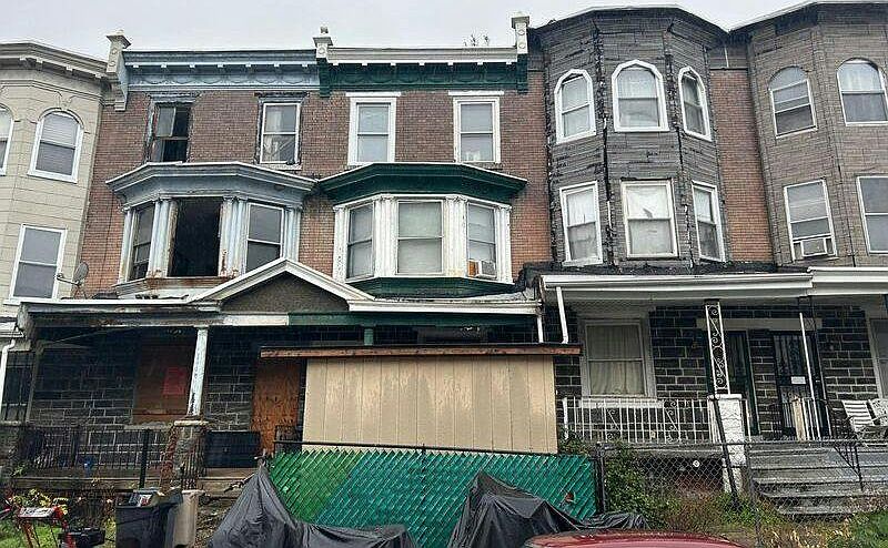 1st image of 37 W Rockland St