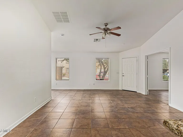 42346 W Sunland Dr — Photo 9