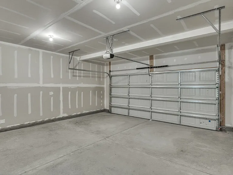 840 McKenzie Park Ter — Photo 37