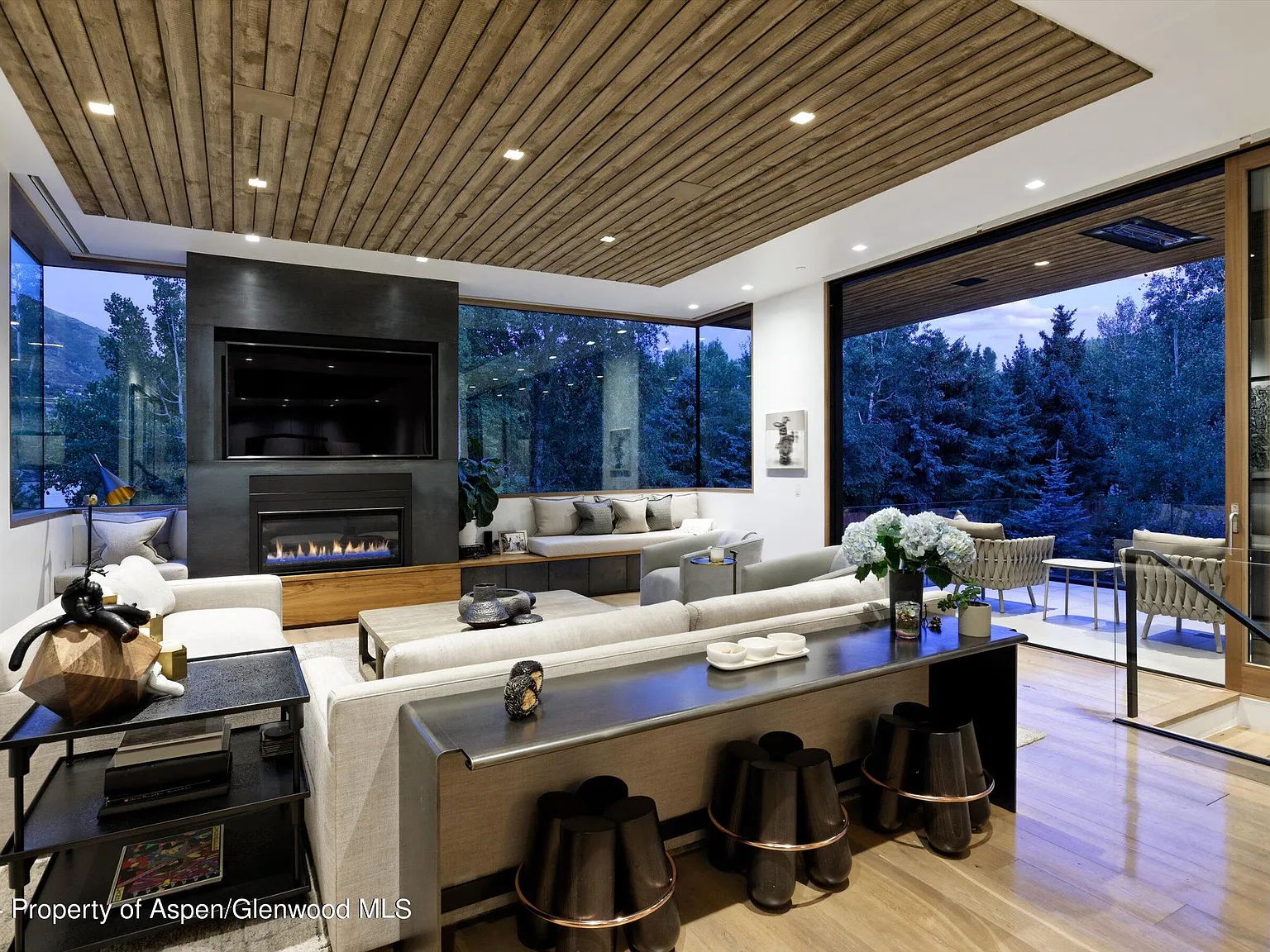 4 bed, 4.5 bath, 3408 sqft, $110,000 — Photo 2
