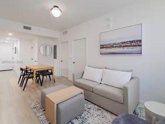 4th image of 225 N Miami Ave #1103