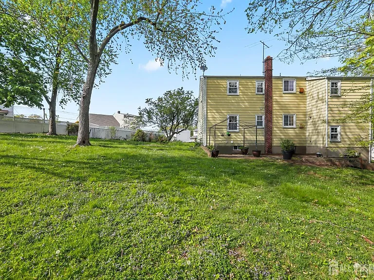262 Wall St — Photo 15