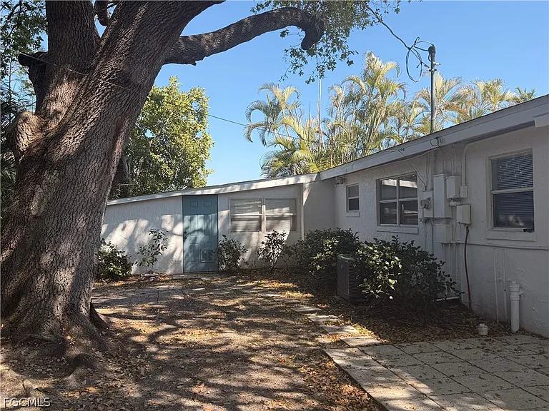 1659 Ricardo Ave — Photo 16