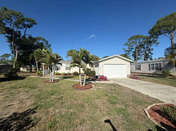 1325 San Miguel Ln, North Fort Myers, FL 33903