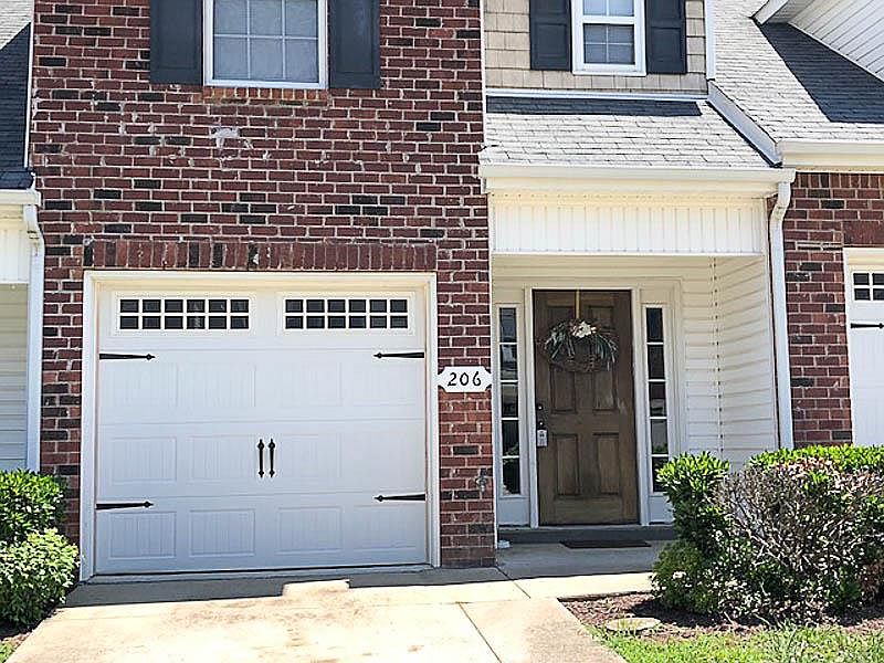 1st image of 206 Latimer Dr