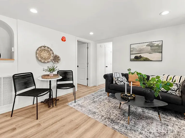 300 Cherry St — Photo 9