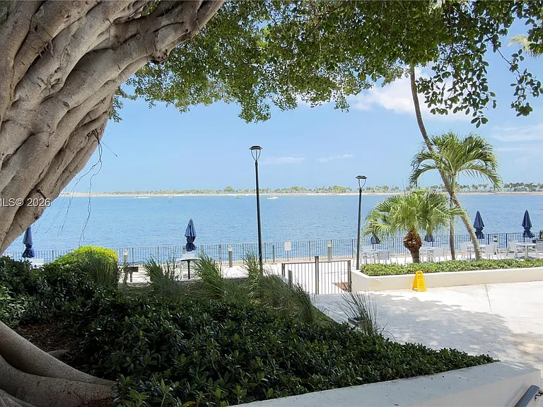 2333 Brickell Ave #614 — Photo 46