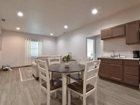 Terrace Place Apartments, 400 N Terrace Blvd #97d7e19c0, Angola, IN 46703