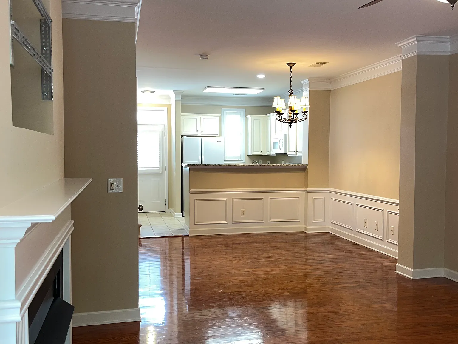 2 bed, 2.5 bath, 1152 sqft, $1,695 — Photo 2