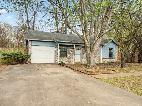 182 N Hunter St, Farmington, AR 72730