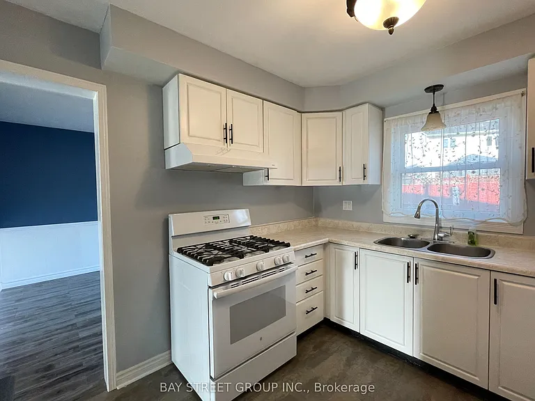 27 Lindsay Ct — Photo 9