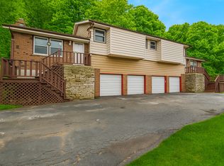 21205 Mary Lynn Dr, Brookfield, WI 53045