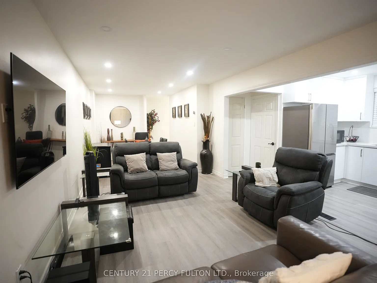 3 bed, $2,900 — Photo 3